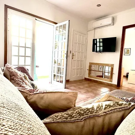 Zz-family House On The By Deihu Experiences