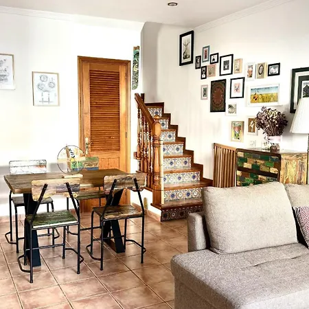 Zz-family House On The By Deihu Experiences * Arico