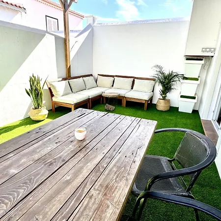 Zz-family House On The By Deihu Experiences * Arico